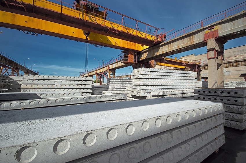 Железобетонные плиты перекрытия изготавливаются из конструкционных тяжелых и легких бетонных смесей