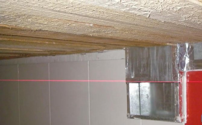 Преимущества и монтаж панельного потолка в ванной
