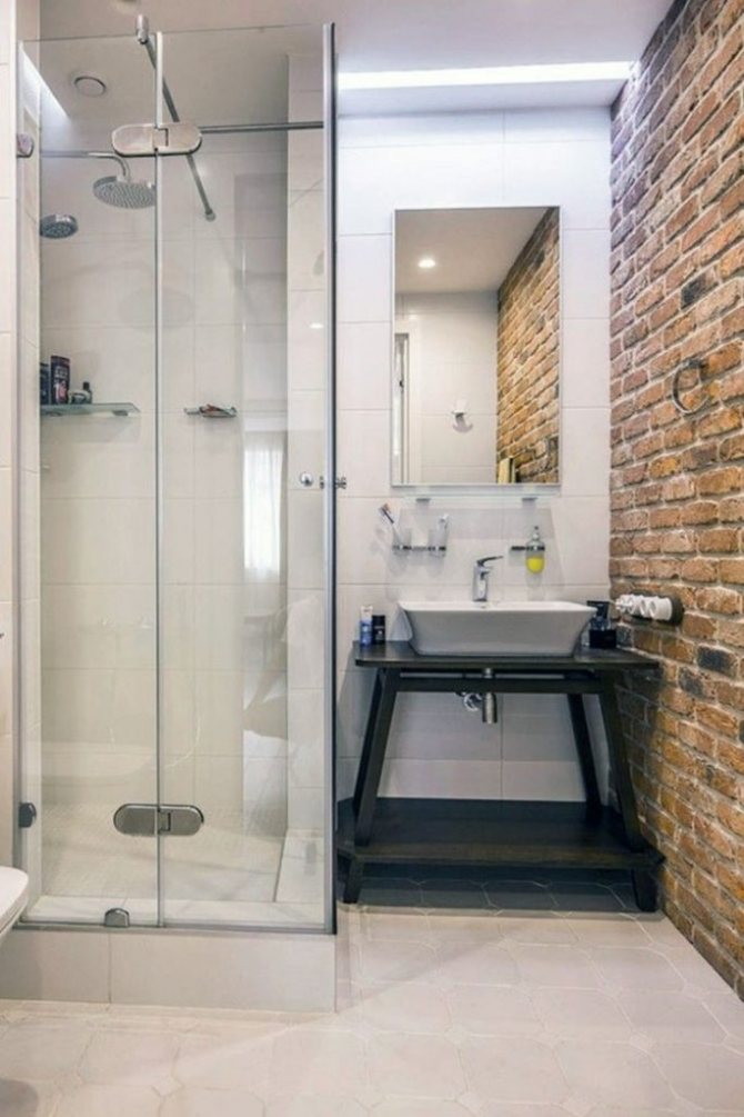 Дизайн ванной комнаты с туалетом с душевой