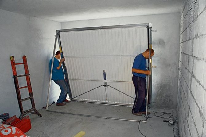 монтаж подъемных ворот для гаража