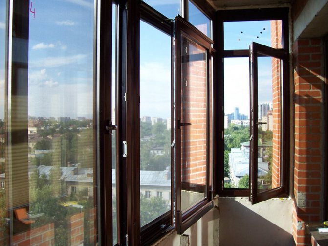 Остекление балкона алюминиевыми окнами