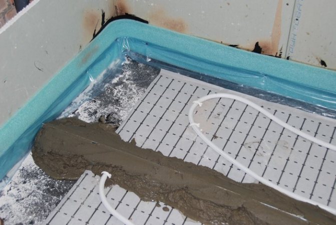 Как ровно залить пол бетоном в доме или квартире самостоятельно (видео)