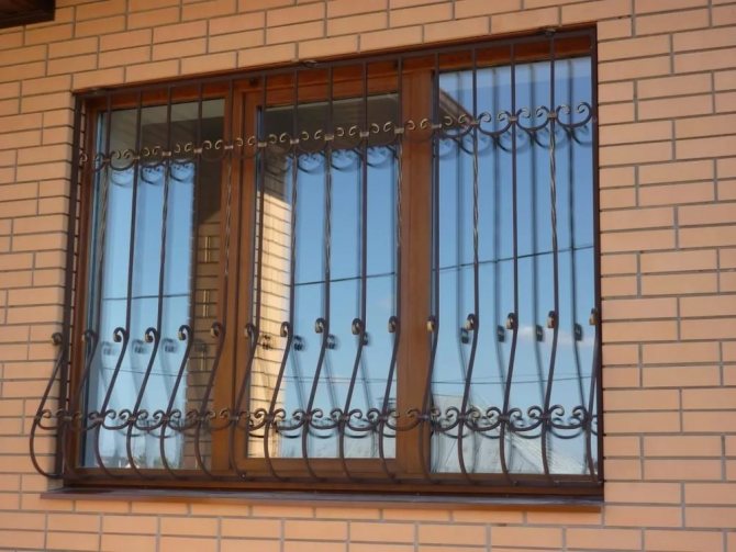 решетка на окно с прутом квадратного сечения