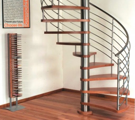 Винтовая лестница своими руками в частном доме из разных материалов