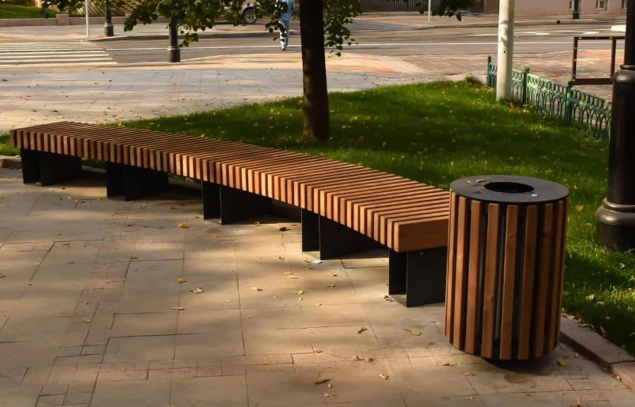 Какими свойствами должны обладать парковые скамейки
